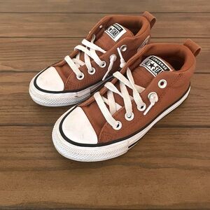 Chuck Allstars in “Tawny Owl” Kids Size 12